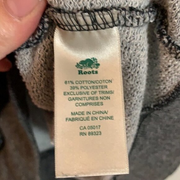 Roots black heather Zip front hoodie size medium. - Picture 3 of 5